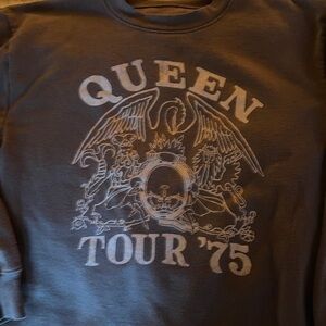Queen distressed logo Tour 75 thin sweatshirt size small